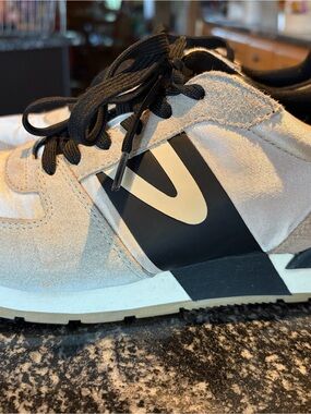Tretorn Loyola 1.0 Beige and Black Metallic Lace-Up Sneakers